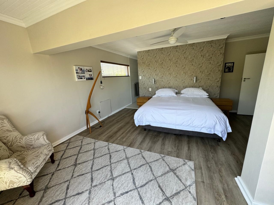 To Let 5 Bedroom Property for Rent in Hersham Western Cape